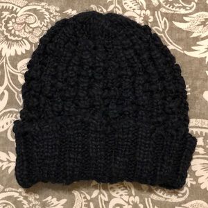 Guess Black Toboggan